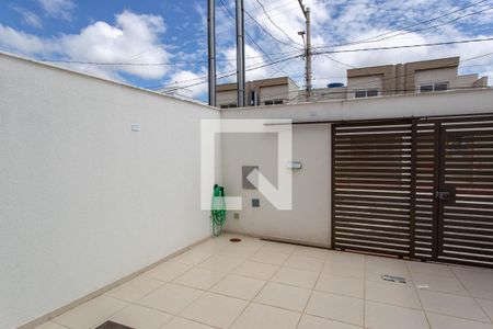 Casa à venda com 103m², 3 quartos e 2 vagas Casa à venda com 103m², 3 quartos e 2 vagasGaragem