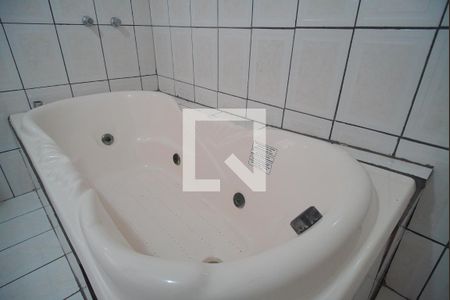 Casa à venda com 200m², 4 quartos e 2 vagas Casa à venda com 200m², 4 quartos e 2 vagasDetalhe do Banheiro da Suite