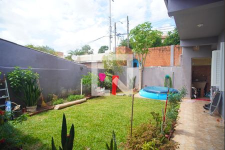 Casa à venda com 200m², 4 quartos e 2 vagas Casa à venda com 200m², 4 quartos e 2 vagasQuintal