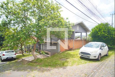 Casa à venda com 200m², 4 quartos e 2 vagas Casa à venda com 200m², 4 quartos e 2 vagasFachada