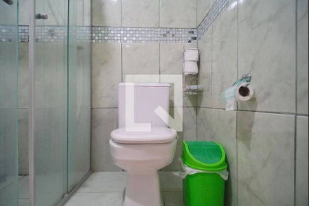 Casa à venda com 200m², 4 quartos e 2 vagas Casa à venda com 200m², 4 quartos e 2 vagasBanheiro 1
