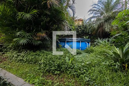 Casa à venda com 350m², 4 quartos e 4 vagas Casa à venda com 350m², 4 quartos e 4 vagasespaço para a piscina_1