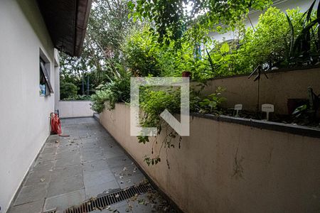Casa à venda com 350m², 4 quartos e 4 vagas Casa à venda com 350m², 4 quartos e 4 vagasárea verde_3