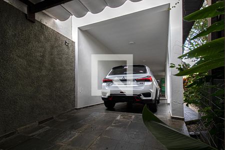 Casa à venda com 350m², 4 quartos e 4 vagas Casa à venda com 350m², 4 quartos e 4 vagasgaragem2_4