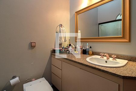 Casa à venda com 350m², 4 quartos e 4 vagas Casa à venda com 350m², 4 quartos e 4 vagasbanheiro suíte2
