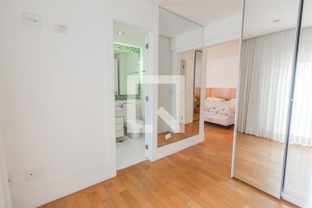Apartamento à venda com 170m², 3 quartos e 4 vagas Apartamento à venda com 170m², 3 quartos e 4 vagasSuíte 2