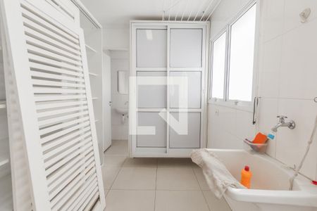 Apartamento à venda com 170m², 3 quartos e 4 vagas Apartamento à venda com 170m², 3 quartos e 4 vagasÁrea de Serviço