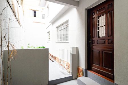 Casa à venda com 112m², 3 quartos e 3 vagas Casa à venda com 112m², 3 quartos e 3 vagasEntrada