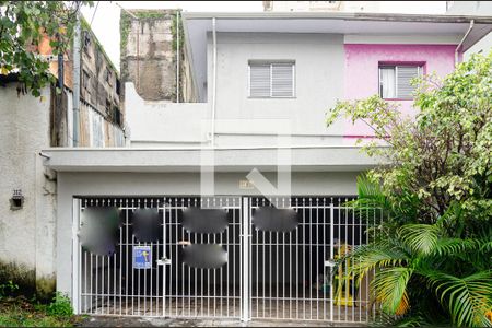 Casa à venda com 112m², 3 quartos e 3 vagas Casa à venda com 112m², 3 quartos e 3 vagasFachada