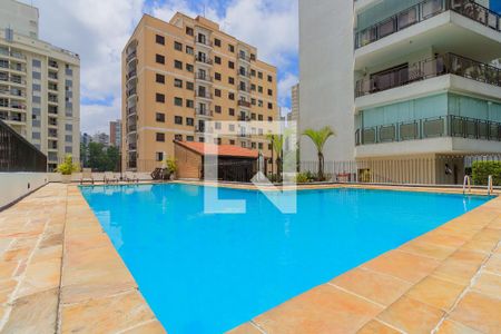 Apartamento à venda com 188m², 4 quartos e 3 vagasÁrea comum - Piscina
