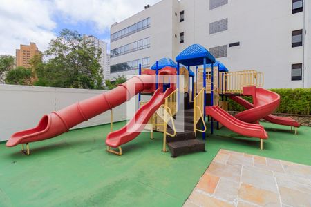 Apartamento à venda com 188m², 4 quartos e 3 vagasÁrea comum - Playground