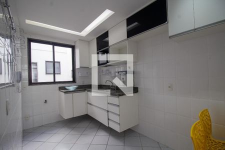 Apartamento à venda com 118m², 3 quartos e 2 vagas Apartamento à venda com 118m², 3 quartos e 2 vagasCozinha e Área de Serviço