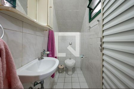 Casa à venda com 204m², 3 quartos e 3 vagas Casa à venda com 204m², 3 quartos e 3 vagasBanheiro da Suíte