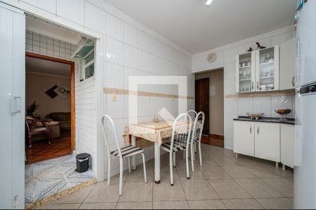 Casa à venda com 204m², 3 quartos e 3 vagas Casa à venda com 204m², 3 quartos e 3 vagasCozinha