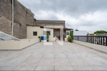 Casa à venda com 204m², 3 quartos e 3 vagas Casa à venda com 204m², 3 quartos e 3 vagasTerraço
