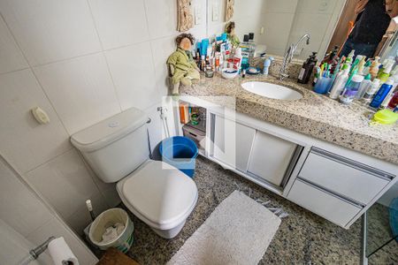 Apartamento à venda com 210m², 4 quartos e 4 vagasBanheiro Suíte 2