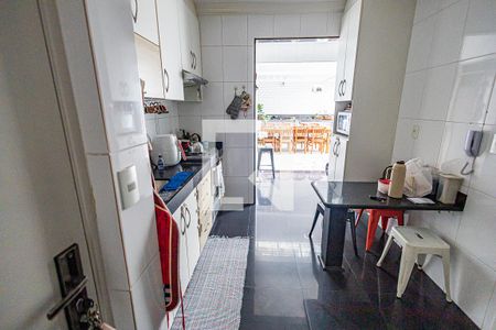 Apartamento à venda com 210m², 4 quartos e 4 vagasCozinha
