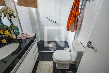 Apartamento à venda com 210m², 4 quartos e 4 vagasBanheiro Quarto 1