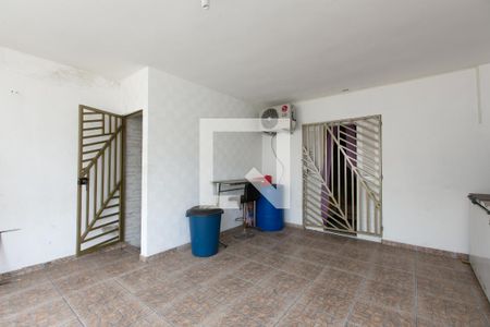Casa à venda com 200m², 3 quartos e 2 vagas Casa à venda com 200m², 3 quartos e 2 vagasSacada