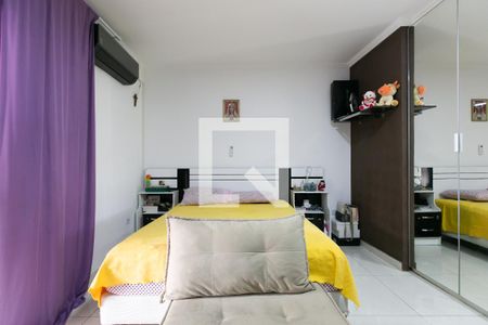 Casa à venda com 200m², 3 quartos e 2 vagas Casa à venda com 200m², 3 quartos e 2 vagasQuarto
