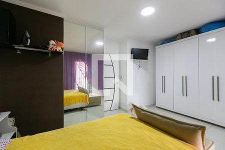 Casa à venda com 200m², 3 quartos e 2 vagas Casa à venda com 200m², 3 quartos e 2 vagasQuarto