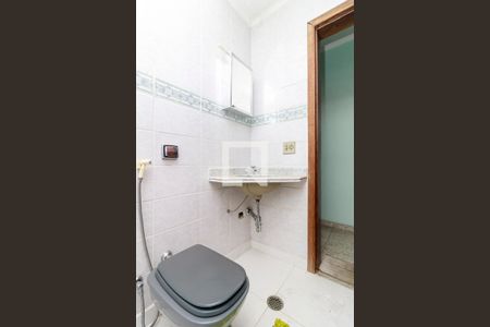 Casa à venda com 300m², 6 quartos e 4 vagas Casa à venda com 300m², 6 quartos e 4 vagasSuíte 3 - Banheiro