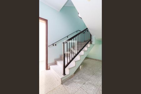 Casa à venda com 300m², 6 quartos e 4 vagas Casa à venda com 300m², 6 quartos e 4 vagasHall de Entrada