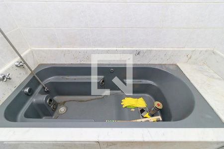 Casa à venda com 300m², 6 quartos e 4 vagas Casa à venda com 300m², 6 quartos e 4 vagasSuíte 2 - Banheiro