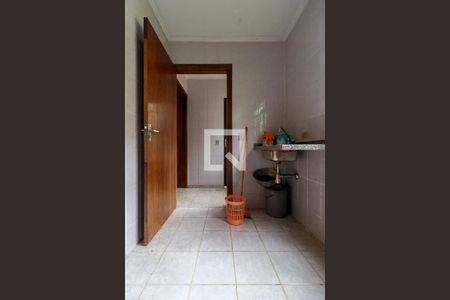 Casa à venda com 300m², 6 quartos e 4 vagas Casa à venda com 300m², 6 quartos e 4 vagasÁrea de Serviço