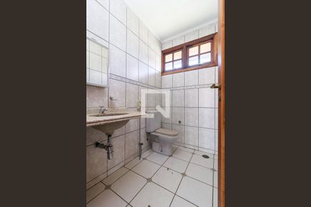 Casa à venda com 300m², 6 quartos e 4 vagas Casa à venda com 300m², 6 quartos e 4 vagasSala - Piso 3 - Banheiro