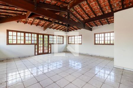 Casa à venda com 300m², 6 quartos e 4 vagas Casa à venda com 300m², 6 quartos e 4 vagasSala - Piso 3