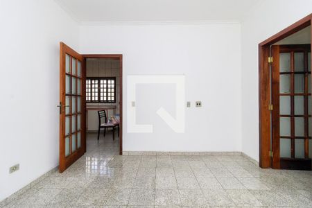 Casa à venda com 300m², 6 quartos e 4 vagas Casa à venda com 300m², 6 quartos e 4 vagasEscritório