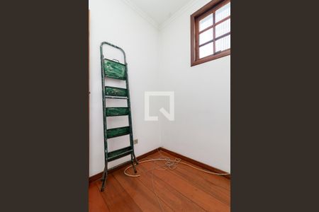 Casa à venda com 300m², 6 quartos e 4 vagas Casa à venda com 300m², 6 quartos e 4 vagasQuarto 6