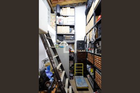 Casa à venda com 250m², 3 quartos e 4 vagas Casa à venda com 250m², 3 quartos e 4 vagasOficina