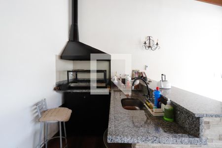 Casa à venda com 250m², 3 quartos e 4 vagas Casa à venda com 250m², 3 quartos e 4 vagasÁrea comum - Churrasqueira