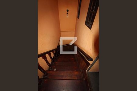 Casa à venda com 599m², 4 quartos e 2 vagasEscada