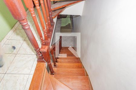 Casa à venda com 126m², 3 quartos e 2 vagasEscada