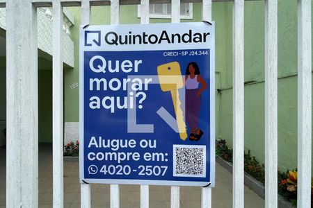 Casa à venda com 256m², 2 quartos e 2 vagasFachada 