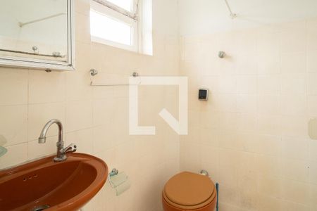 Casa à venda com 256m², 2 quartos e 2 vagasBanheiro - Suíte 