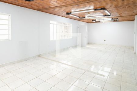 Casa à venda com 256m², 2 quartos e 2 vagasSalão 