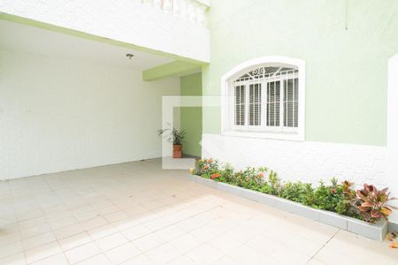 Casa à venda com 256m², 2 quartos e 2 vagasFachada