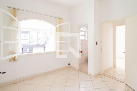 Casa à venda com 256m², 2 quartos e 2 vagasSuíte 