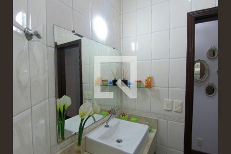 Casa à venda com 100m², 3 quartos e 2 vagasBanheiro Social