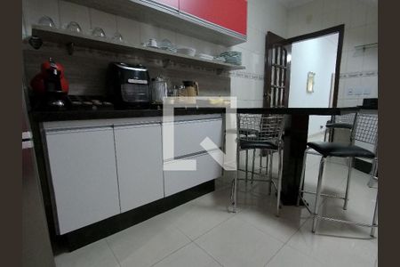 Casa à venda com 100m², 3 quartos e 2 vagasCozinha