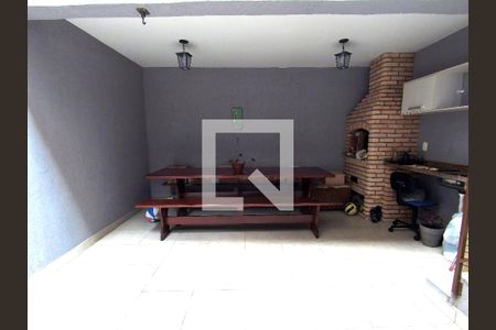 Casa à venda com 100m², 3 quartos e 2 vagasChurrasqueira