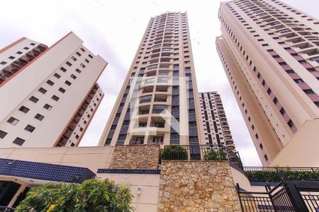 Apartamento para alugar com 67m², 2 quartos e 2 vagas Apartamento para alugar com 67m², 2 quartos e 2 vagasFachada