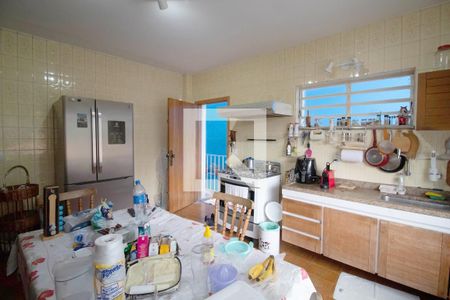 Casa à venda com 240m², 3 quartos e 2 vagas Casa à venda com 240m², 3 quartos e 2 vagasCozinha