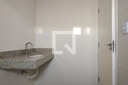 Apartamento para alugar com 67m², 2 quartos e 1 vaga Apartamento para alugar com 67m², 2 quartos e 1 vagaBanheiro da Suíte