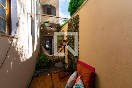 Casa de condomínio para alugar com 200m², 3 quartos e 3 vagasQuintal