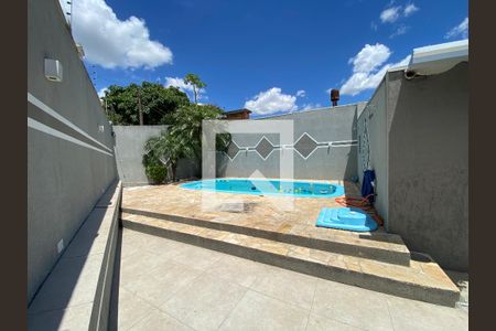Casa à venda com 400m², 3 quartos e 2 vagas Casa à venda com 400m², 3 quartos e 2 vagasÁrea comum